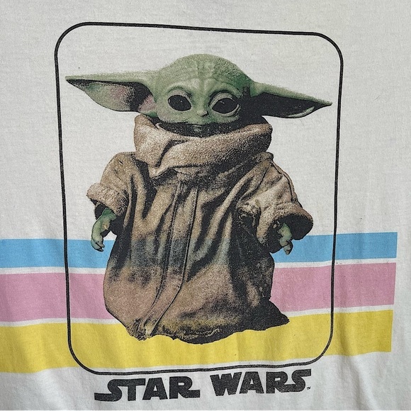 STAR Wars The Mandalorian Baby Yoda Crew Neck T-Shirt Size Small - Picture 3 of 4